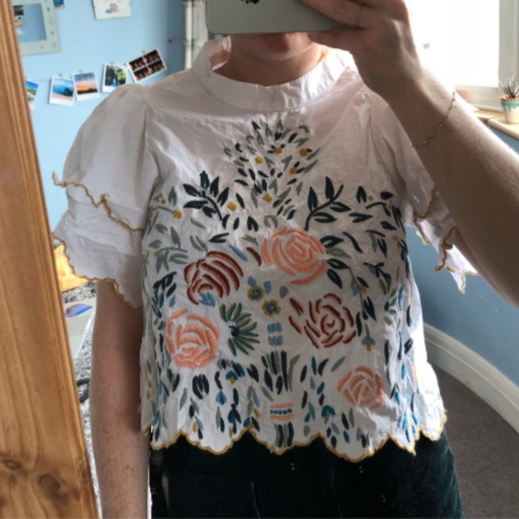 Zara Tops - Zara Embroidered Floral White Scallop Peasant Top